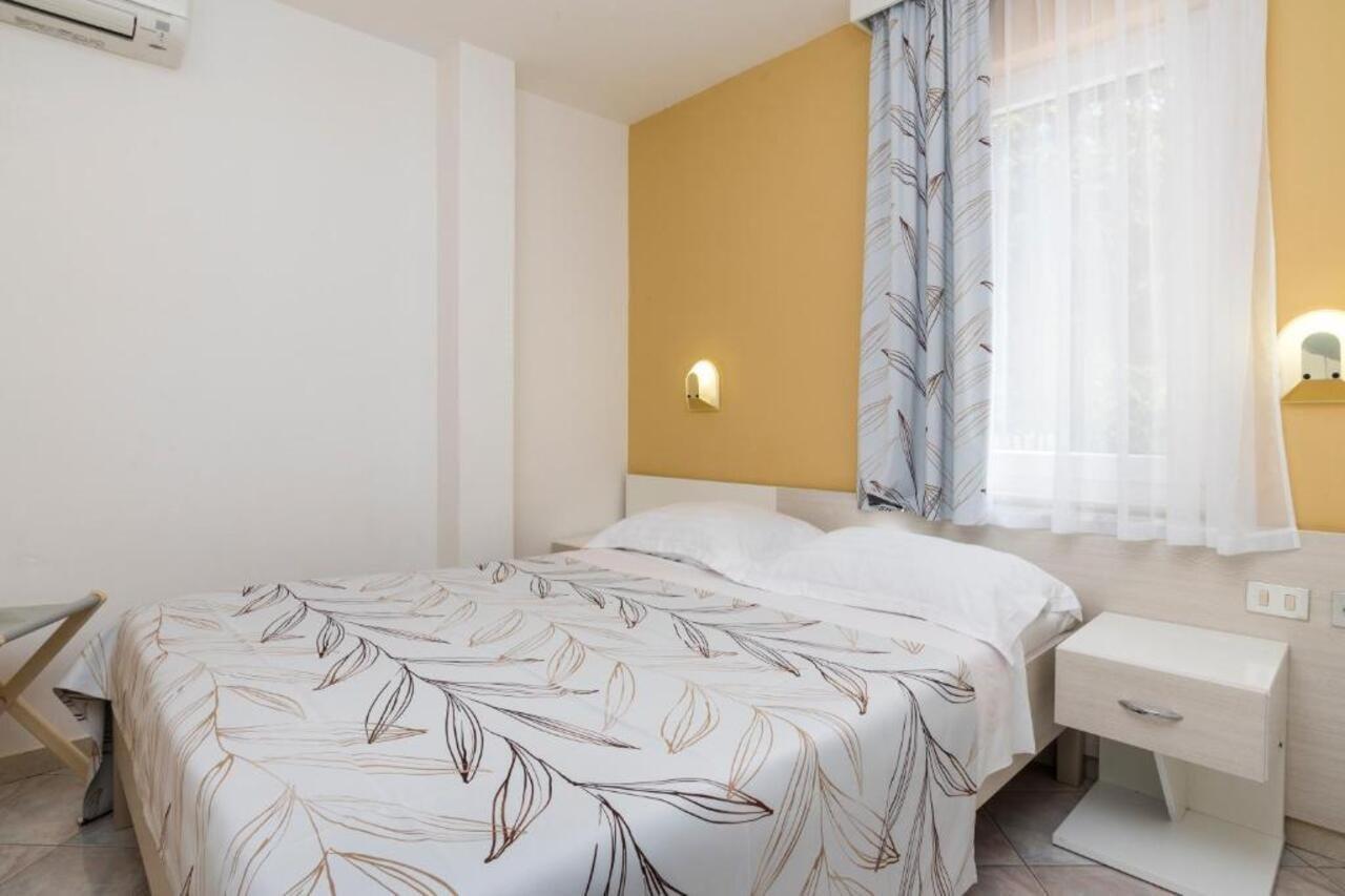 Apartments Amfora Plava Laguna Umag Exterior photo