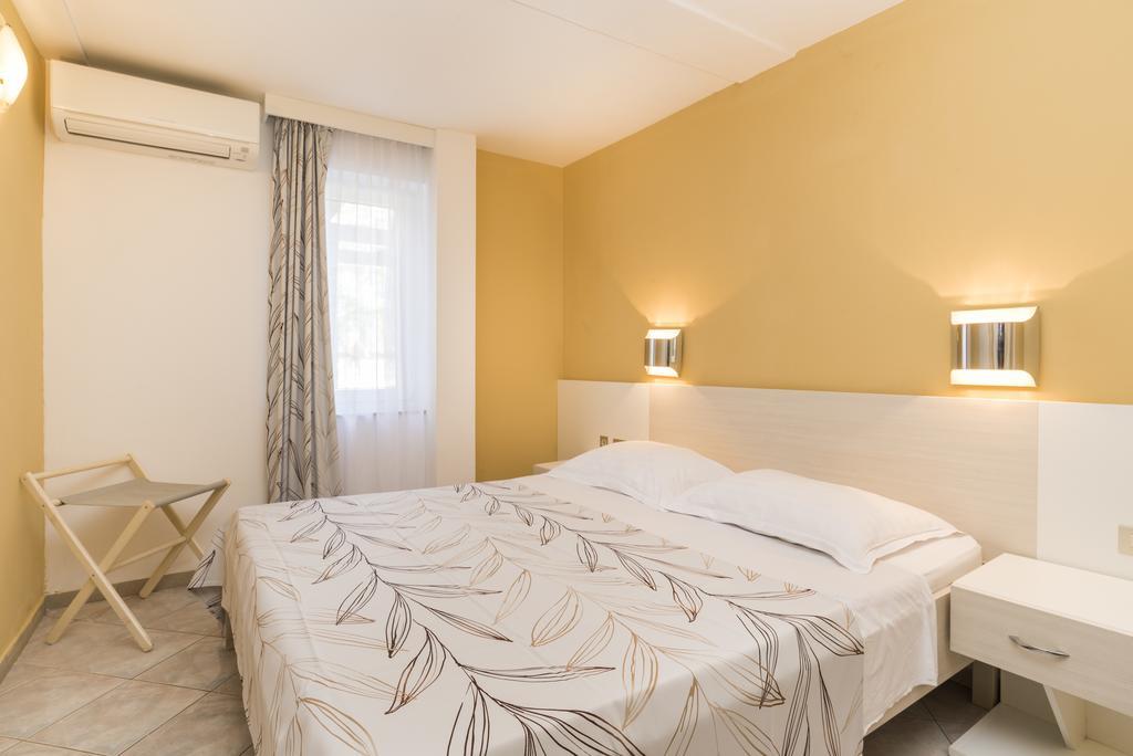 Apartments Amfora Plava Laguna Umag Room photo